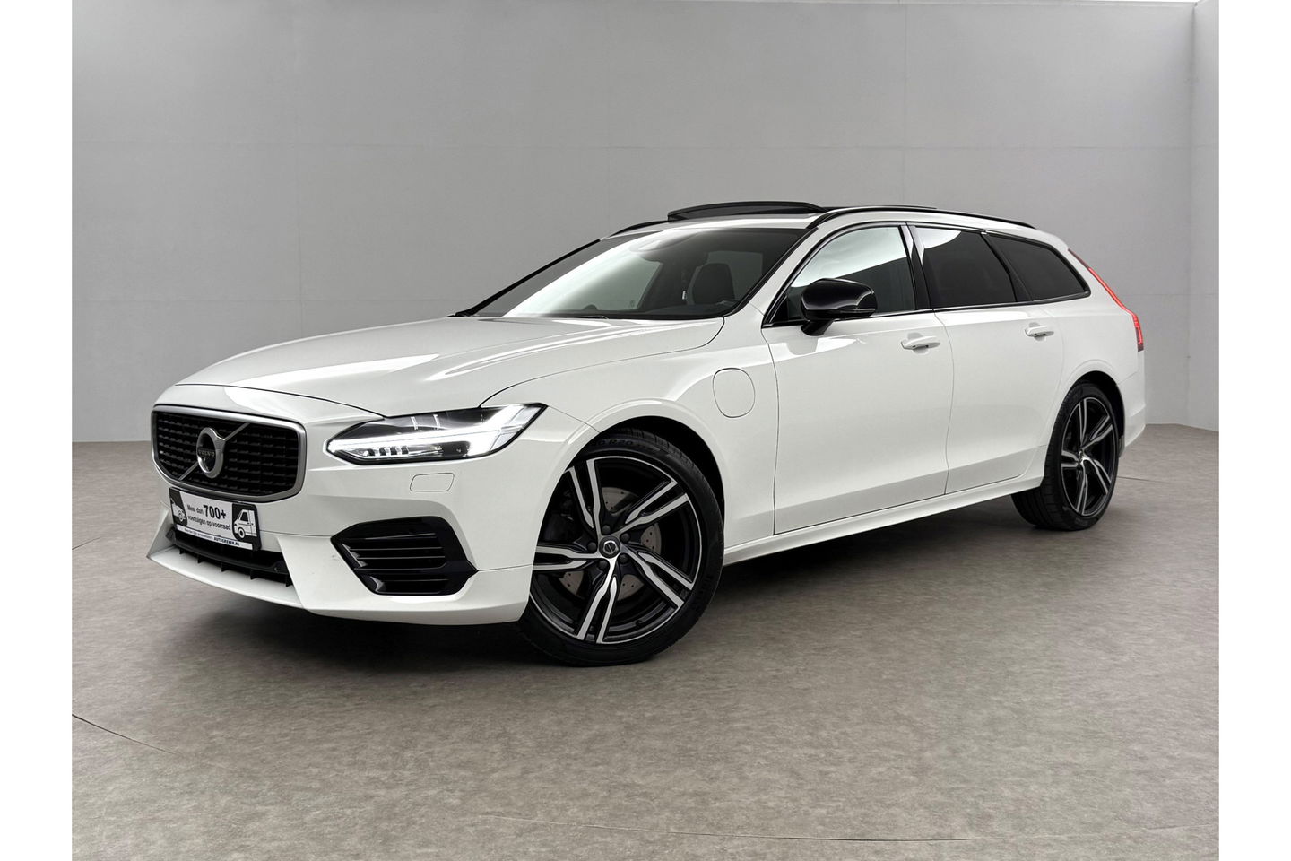 Volvo V90 2.0 T8 AWD R-Design bowers&wilkins 341PK 360 Camera Pano LED Virtual Sfeer Trekhaak Carplay Cruise Clima Leder Memory Head up Display 20"LMV Navi PDC