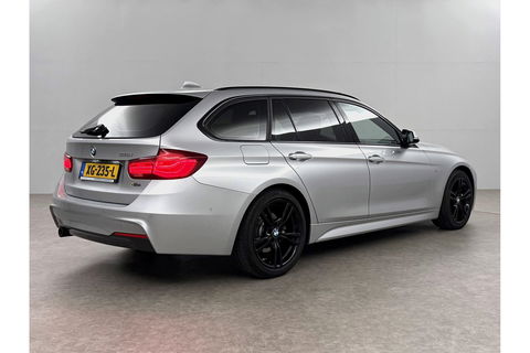 BMW 3 Serie 318i M-sport Pano LED Camera Clima Cruise Navi Head-up Display Leder PDC 18"LMV