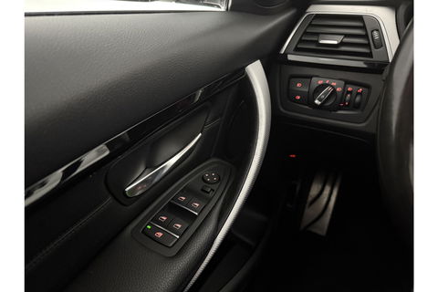 BMW 3 Serie 318i M-sport Pano LED Camera Clima Cruise Navi Head-up Display Leder PDC 18"LMV