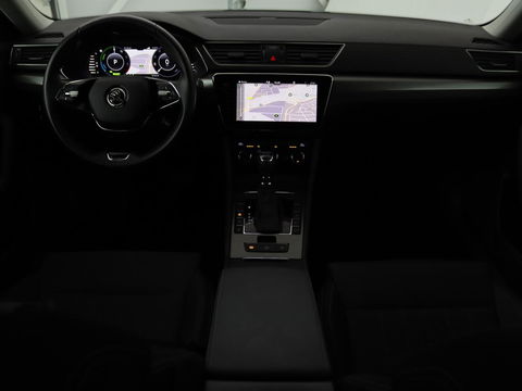 Škoda Superb 1.4 TSI iV Style | Trekhaak | Stoel & achterbankverwarming | Camera | Memory | Carplay | Park Assist | Virtual Cockpit | Navigatie