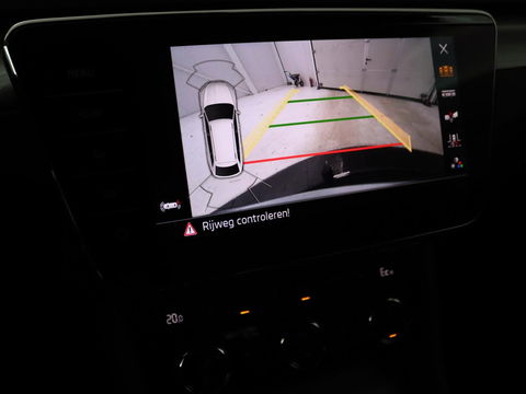Škoda Superb 1.4 TSI iV Style | Trekhaak | Stoel & achterbankverwarming | Camera | Memory | Carplay | Park Assist | Virtual Cockpit | Navigatie