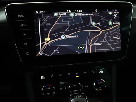 Škoda Superb 1.4 TSI iV Style | Trekhaak | Stoel & achterbankverwarming | Camera | Memory | Carplay | Park Assist | Virtual Cockpit | Navigatie