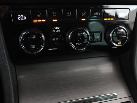Škoda Superb 1.4 TSI iV Style | Trekhaak | Stoel & achterbankverwarming | Camera | Memory | Carplay | Park Assist | Virtual Cockpit | Navigatie