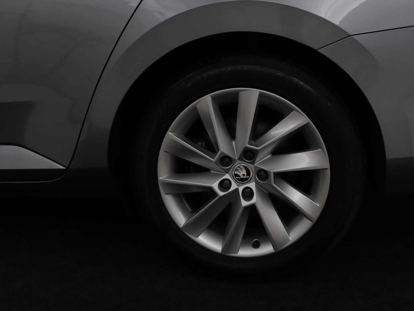 Škoda Superb 1.4 TSI iV Style | Trekhaak | Stoel & achterbankverwarming | Camera | Memory | Carplay | Park Assist | Virtual Cockpit | Navigatie
