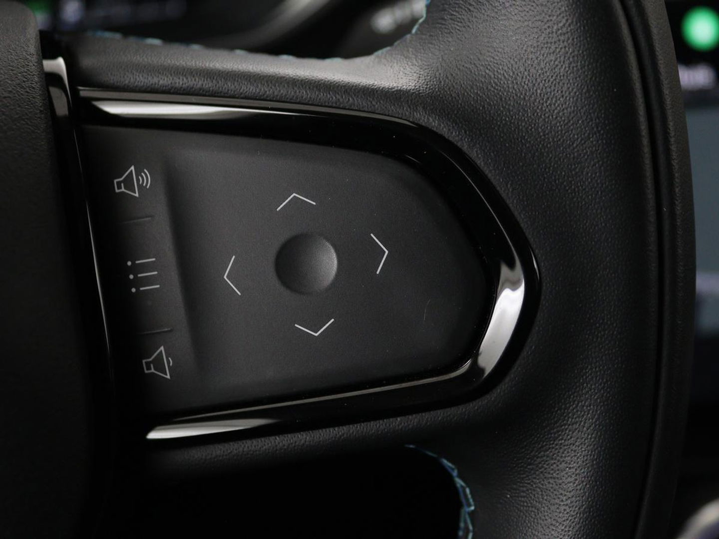 Lynk & Co 01 1.5 Plug In | Panoramadak | Infinity by Harman | 360 camera | Adaptive cruise | Stoelverwarming | Carplay | Memory | Full LED