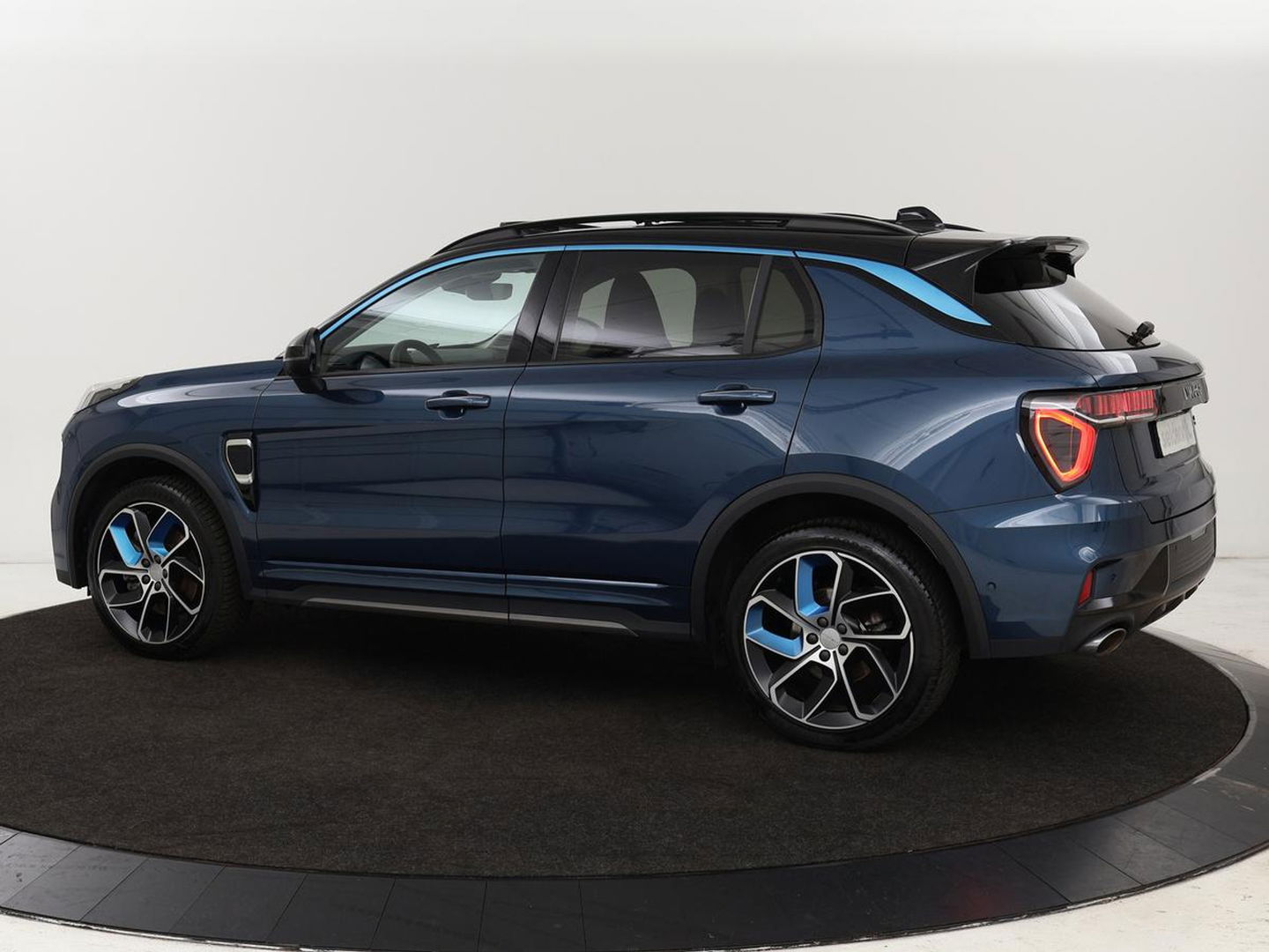 Lynk & Co 01 1.5 Plug In | Panoramadak | Infinity by Harman | 360 camera | Adaptive cruise | Stoelverwarming | Carplay | Memory | Full LED