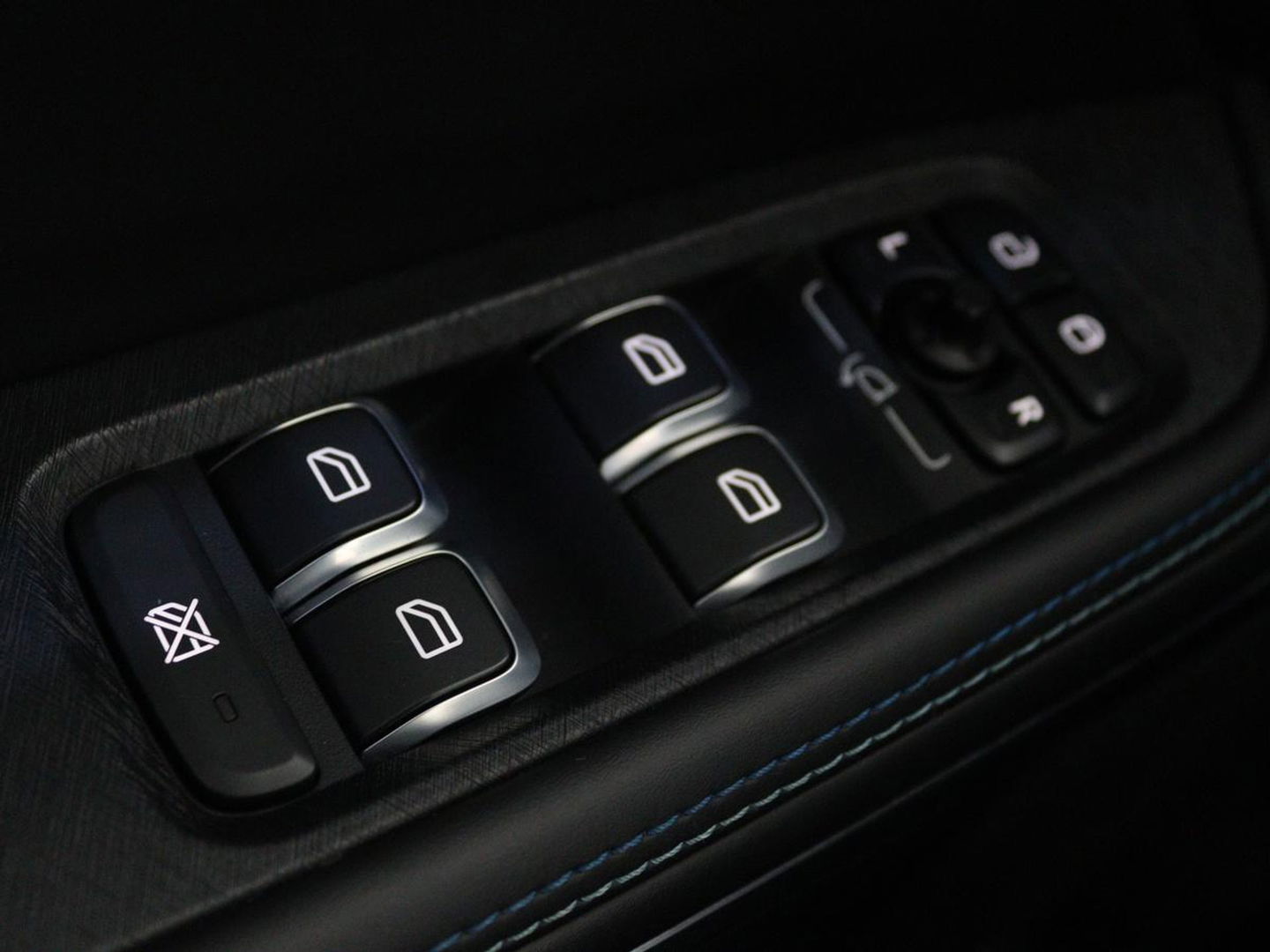 Lynk & Co 01 1.5 Plug In | Panoramadak | Infinity by Harman | 360 camera | Adaptive cruise | Stoelverwarming | Carplay | Memory | Full LED