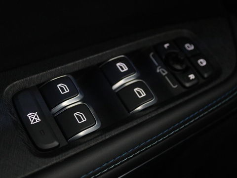 Lynk & Co 01 1.5 Plug In | Panoramadak | Infinity by Harman | 360 camera | Adaptive cruise | Stoelverwarming | Carplay | Memory | Full LED