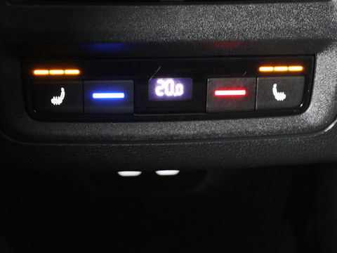 Volkswagen Golf 1.4 eHybrid Style | Stoel & stuurverwarming | Massage | Carplay | Memory | Achterbankverwarming | Adaptive cruise | Park Assist | Sfeerverlichting | Navigatie | Full LED | PHEV