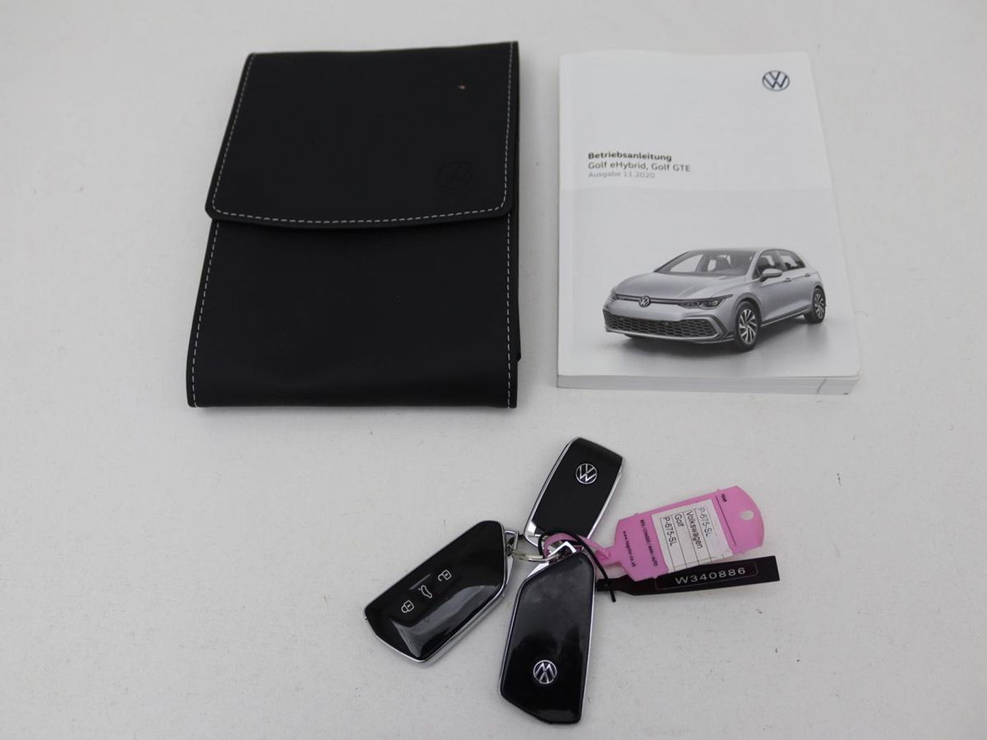 Volkswagen Golf 1.4 eHybrid Style | Stoel & stuurverwarming | Massage | Carplay | Memory | Achterbankverwarming | Adaptive cruise | Park Assist | Sfeerverlichting | Navigatie | Full LED | PHEV