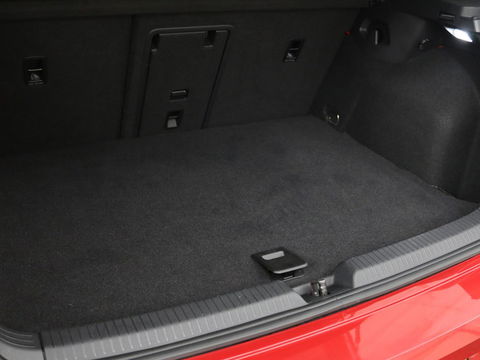 Volkswagen Golf 1.4 eHybrid Style | Stoel & stuurverwarming | Massage | Carplay | Memory | Achterbankverwarming | Adaptive cruise | Park Assist | Sfeerverlichting | Navigatie | Full LED | PHEV