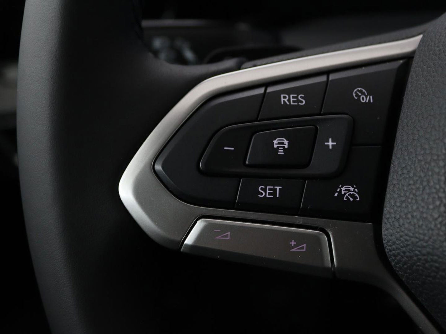 Volkswagen Golf 1.4 eHybrid Style | Stoel & stuurverwarming | Massage | Carplay | Memory | Achterbankverwarming | Adaptive cruise | Park Assist | Sfeerverlichting | Navigatie | Full LED | PHEV