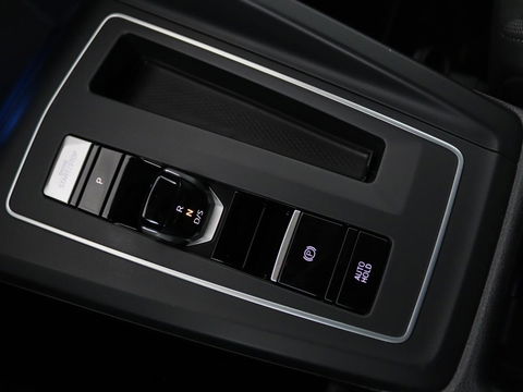 Volkswagen Golf 1.4 eHybrid Style | Stoel & stuurverwarming | Massage | Carplay | Memory | Achterbankverwarming | Adaptive cruise | Park Assist | Sfeerverlichting | Navigatie | Full LED | PHEV
