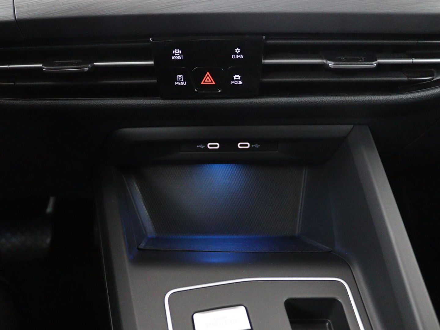 Volkswagen Golf 1.4 eHybrid Style | Stoel & stuurverwarming | Massage | Carplay | Memory | Achterbankverwarming | Adaptive cruise | Park Assist | Sfeerverlichting | Navigatie | Full LED | PHEV