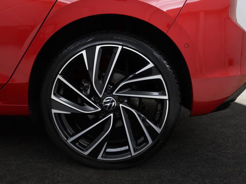Volkswagen Golf 1.4 eHybrid Style | Stoel & stuurverwarming | Massage | Carplay | Memory | Achterbankverwarming | Adaptive cruise | Park Assist | Sfeerverlichting | Navigatie | Full LED | PHEV
