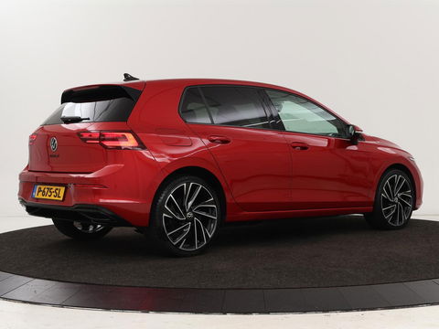 Volkswagen Golf 1.4 eHybrid Style | Stoel & stuurverwarming | Massage | Carplay | Memory | Achterbankverwarming | Adaptive cruise | Park Assist | Sfeerverlichting | Navigatie | Full LED | PHEV