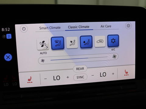 Volkswagen Golf 1.4 eHybrid Style | Stoel & stuurverwarming | Massage | Carplay | Memory | Achterbankverwarming | Adaptive cruise | Park Assist | Sfeerverlichting | Navigatie | Full LED | PHEV