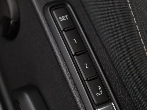 Volkswagen Golf 1.4 eHybrid Style | Stoel & stuurverwarming | Massage | Carplay | Memory | Achterbankverwarming | Adaptive cruise | Park Assist | Sfeerverlichting | Navigatie | Full LED | PHEV
