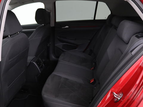 Volkswagen Golf 1.4 eHybrid Style | Stoel & stuurverwarming | Massage | Carplay | Memory | Achterbankverwarming | Adaptive cruise | Park Assist | Sfeerverlichting | Navigatie | Full LED | PHEV