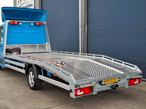 Volkswagen Crafter 35 2.0 TDI L4 Trendline OPRIJWAGEN / AMBULANCE / TRAILER / EURO 6 / LAADVERMOGEN 1377 KG !!