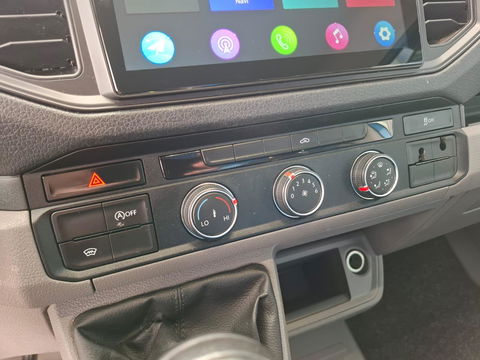 Volkswagen Crafter 35 2.0 TDI L4 Trendline OPRIJWAGEN / AMBULANCE / TRAILER / EURO 6 / LAADVERMOGEN 1377 KG !!