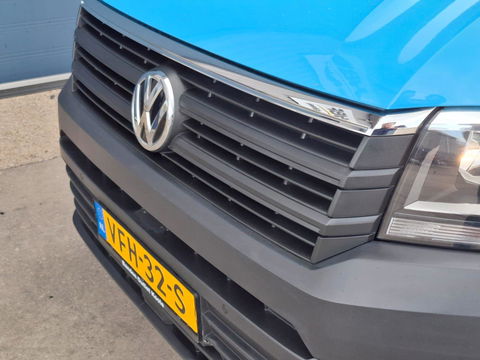 Volkswagen Crafter 35 2.0 TDI L4 Trendline OPRIJWAGEN / AMBULANCE / TRAILER / EURO 6 / LAADVERMOGEN 1377 KG !!