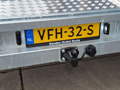 Volkswagen Crafter 35 2.0 TDI L4 Trendline OPRIJWAGEN / AMBULANCE / TRAILER / EURO 6 / LAADVERMOGEN 1377 KG !!