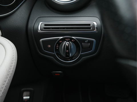 Mercedes-Benz C-Klasse Estate 300 CDI HYBRID Avantgarde Lease Edition Aut. *PANO | LEATHER-MICROFIBRE | FULL-LED | NAVI-FULLMAP | SPORT-SEATS | ECC | SHIFT-PADDLES | PDC | CRUISE | TOWBAR | 17''ALU*