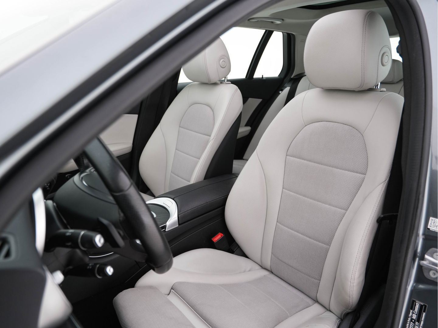 Mercedes-Benz C-Klasse Estate 300 CDI HYBRID Avantgarde Lease Edition Aut. *PANO | LEATHER-MICROFIBRE | FULL-LED | NAVI-FULLMAP | SPORT-SEATS | ECC | SHIFT-PADDLES | PDC | CRUISE | TOWBAR | 17''ALU*