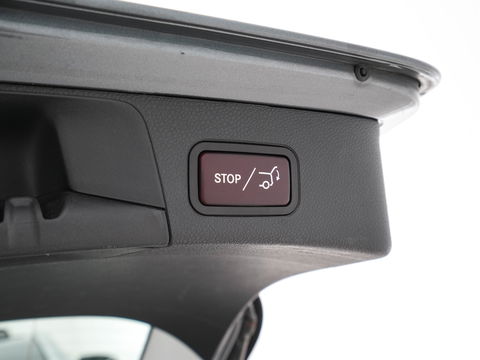 Mercedes-Benz C-Klasse Estate 300 CDI HYBRID Avantgarde Lease Edition Aut. *PANO | LEATHER-MICROFIBRE | FULL-LED | NAVI-FULLMAP | SPORT-SEATS | ECC | SHIFT-PADDLES | PDC | CRUISE | TOWBAR | 17''ALU*