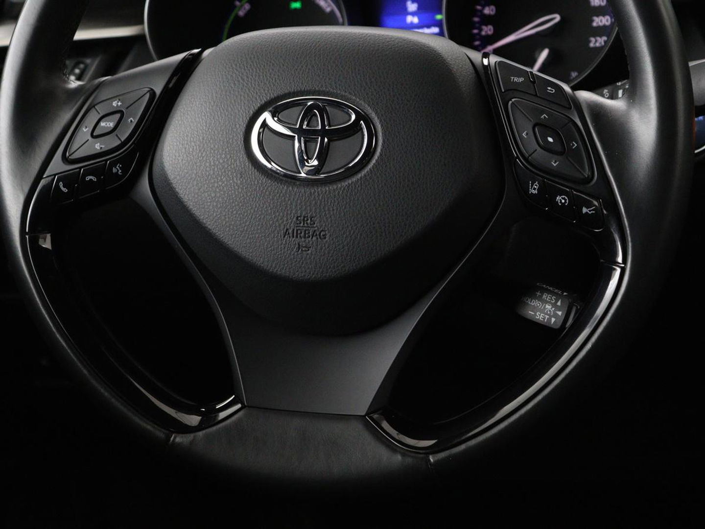 Toyota C-HR 1.8 Hybrid Style | Stoelverwarming | Trekhaak | Adaptive cruise | JBL Sound | Camera | Navigatie | Keyless | Dodehoek detectie