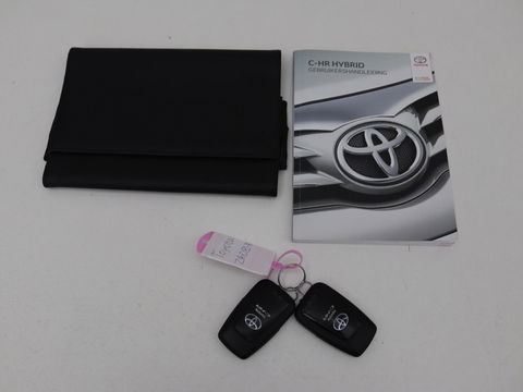 Toyota C-HR 1.8 Hybrid Style | Stoelverwarming | Trekhaak | Adaptive cruise | JBL Sound | Camera | Navigatie | Keyless | Dodehoek detectie