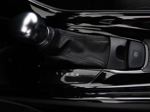 Toyota C-HR 1.8 Hybrid Style | Stoelverwarming | Trekhaak | Adaptive cruise | JBL Sound | Camera | Navigatie | Keyless | Dodehoek detectie