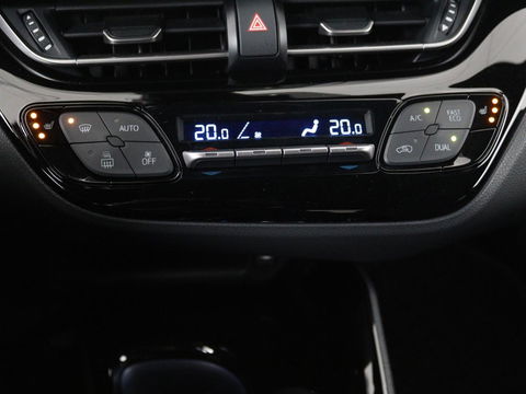 Toyota C-HR 1.8 Hybrid Style | Stoelverwarming | Trekhaak | Adaptive cruise | JBL Sound | Camera | Navigatie | Keyless | Dodehoek detectie