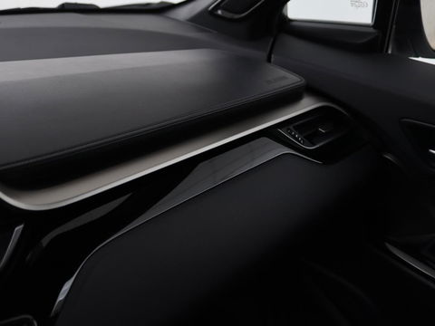 Toyota C-HR 1.8 Hybrid Style | Stoelverwarming | Trekhaak | Adaptive cruise | JBL Sound | Camera | Navigatie | Keyless | Dodehoek detectie