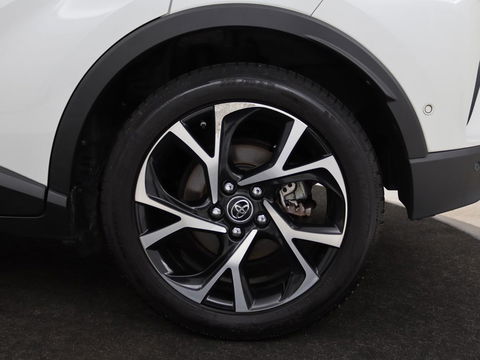 Toyota C-HR 1.8 Hybrid Style | Stoelverwarming | Trekhaak | Adaptive cruise | JBL Sound | Camera | Navigatie | Keyless | Dodehoek detectie