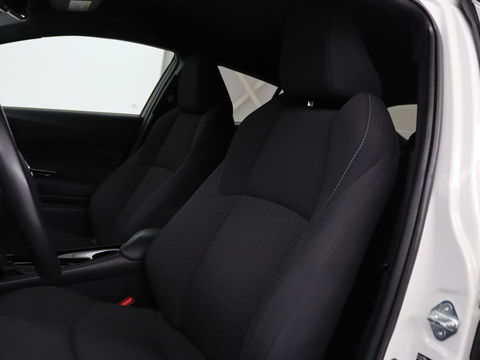 Toyota C-HR 1.8 Hybrid Style | Stoelverwarming | Trekhaak | Adaptive cruise | JBL Sound | Camera | Navigatie | Keyless | Dodehoek detectie