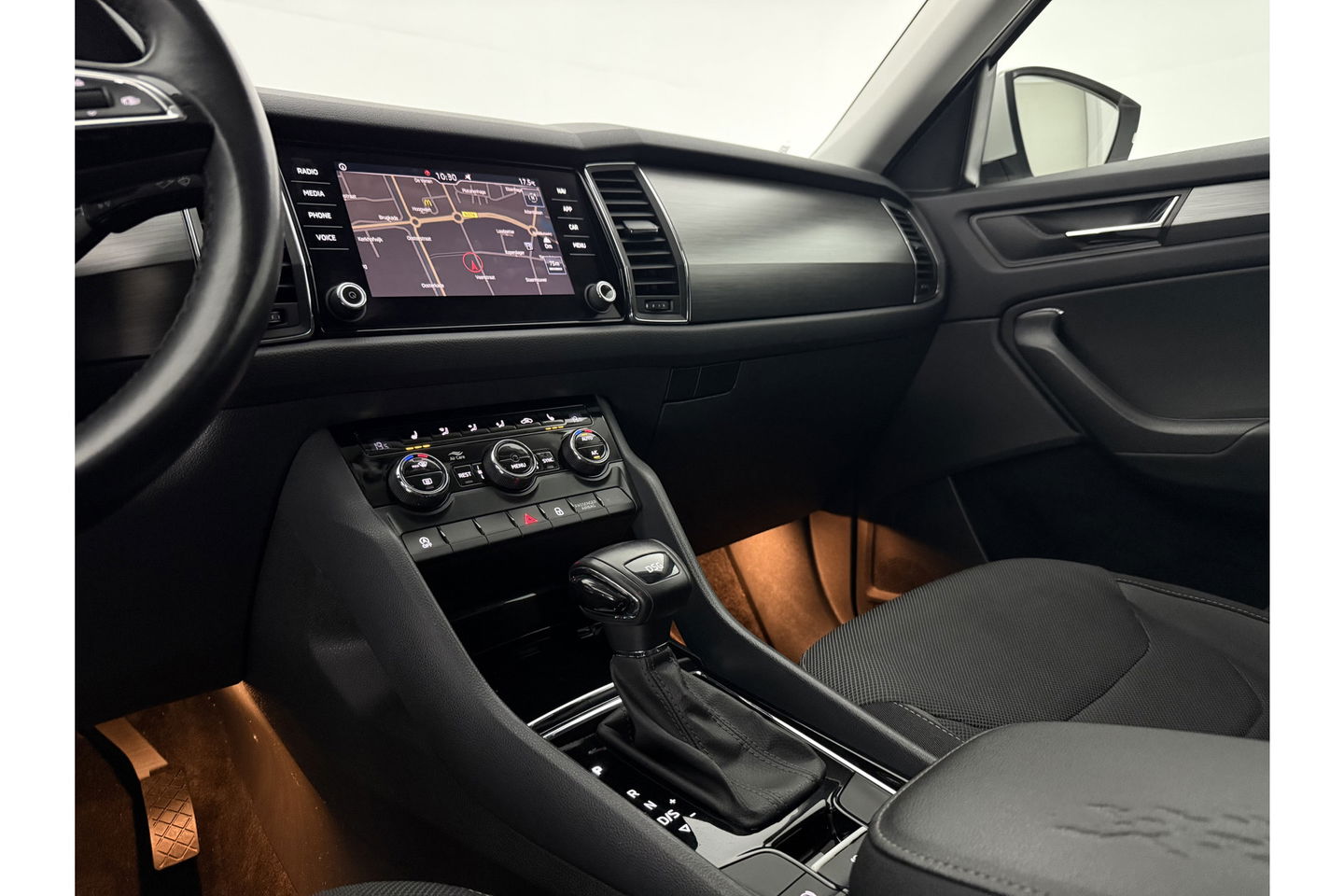 Škoda Kodiaq 1.4 TSI ACT 150PK DSG LED Trekhaak Carplay Clima Cruise Navigatie 17"LMV PDC