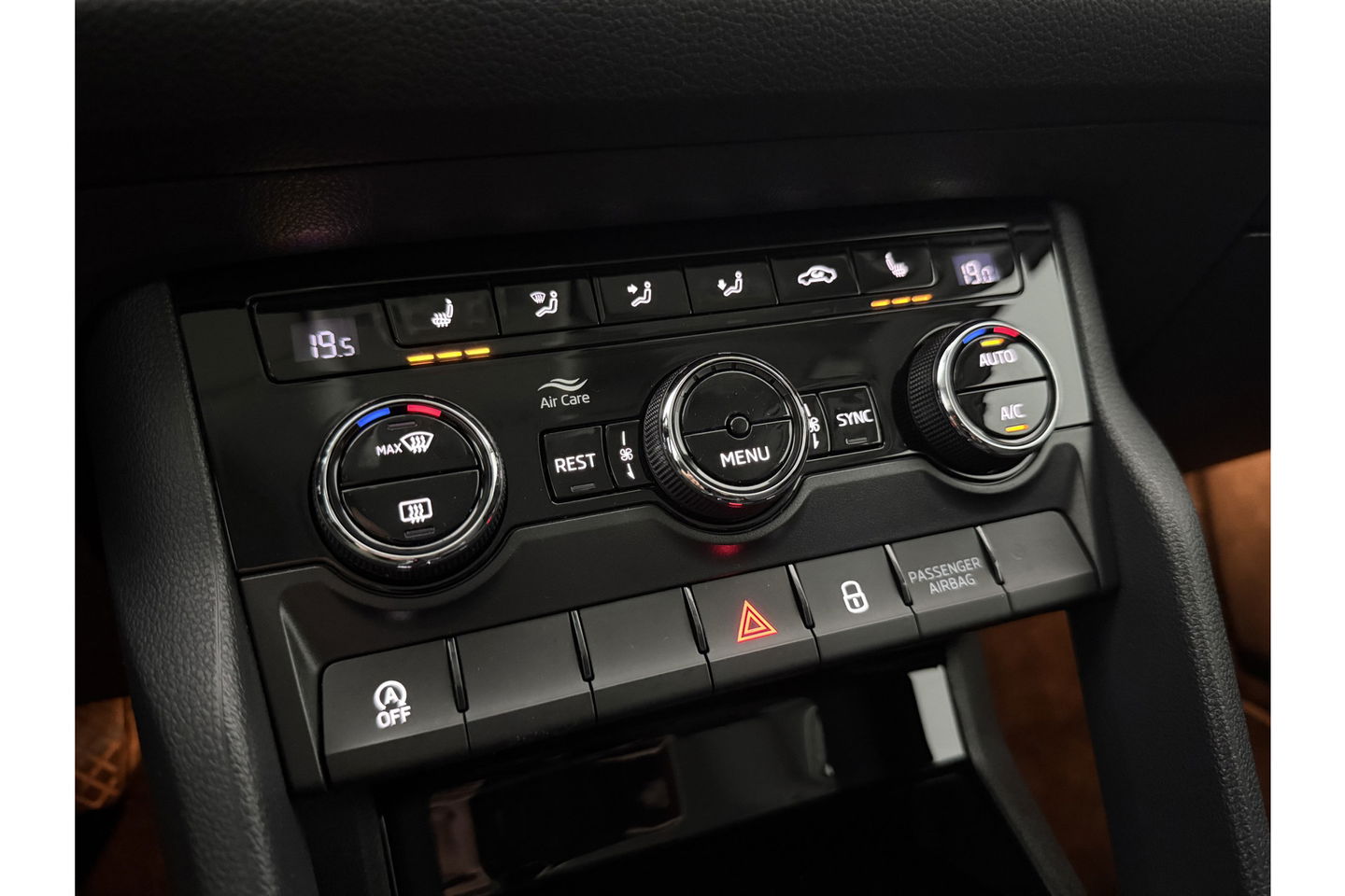Škoda Kodiaq 1.4 TSI ACT 150PK DSG LED Trekhaak Carplay Clima Cruise Navigatie 17"LMV PDC