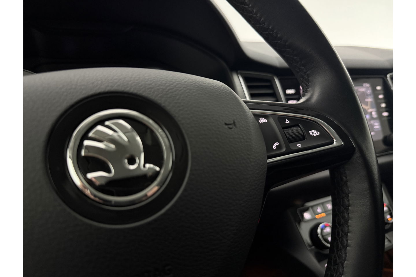 Škoda Kodiaq 1.4 TSI ACT 150PK DSG LED Trekhaak Carplay Clima Cruise Navigatie 17"LMV PDC