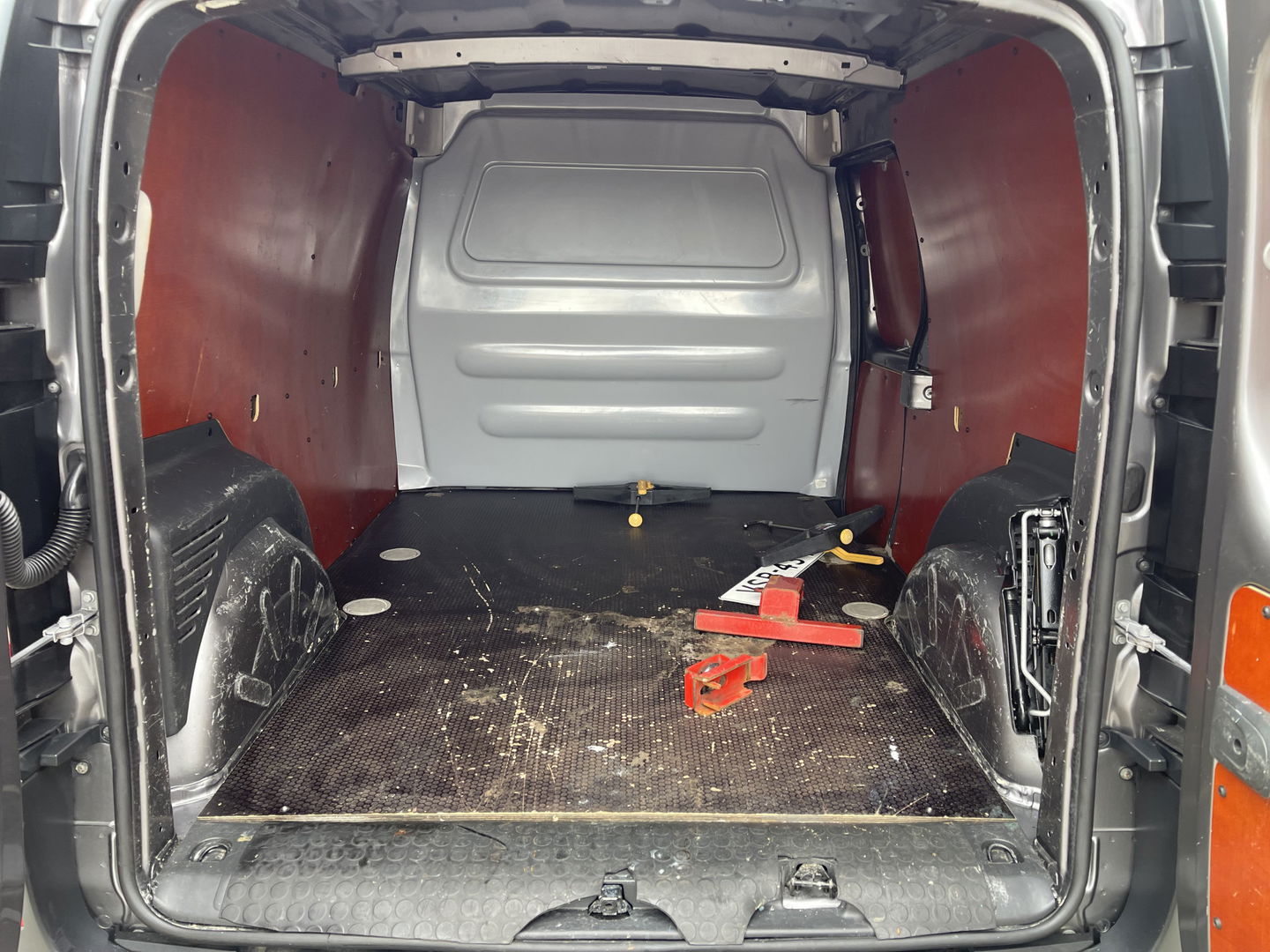 Renault Kangoo 1.5 dCi 90 Energy Comfort Maxi L2H1 / prijs rijklaar € 8950 ex btw / lease vanaf € 203 / euro 6 diesel / grijs metallic / navigatie / airco / trekhaak / dakdragers