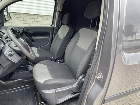 Renault Kangoo 1.5 dCi 90 Energy Comfort Maxi L2H1 / prijs rijklaar € 8950 ex btw / lease vanaf € 203 / euro 6 diesel / grijs metallic / navigatie / airco / trekhaak / dakdragers