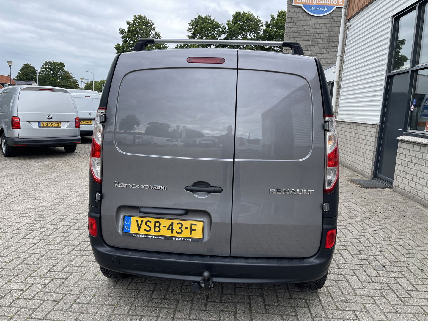 Renault Kangoo 1.5 dCi 90 Energy Comfort Maxi L2H1 / prijs rijklaar € 8950 ex btw / lease vanaf € 203 / euro 6 diesel / grijs metallic / navigatie / airco / trekhaak / dakdragers