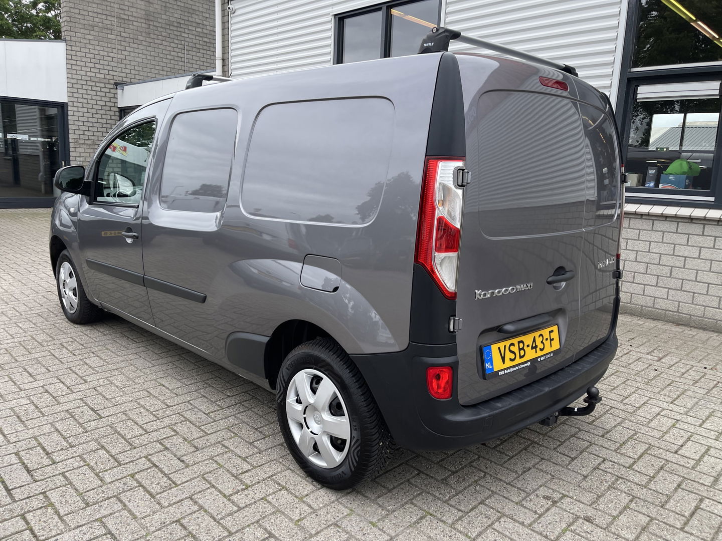 Renault Kangoo 1.5 dCi 90 Energy Comfort Maxi L2H1 / prijs rijklaar € 8950 ex btw / lease vanaf € 203 / euro 6 diesel / grijs metallic / navigatie / airco / trekhaak / dakdragers