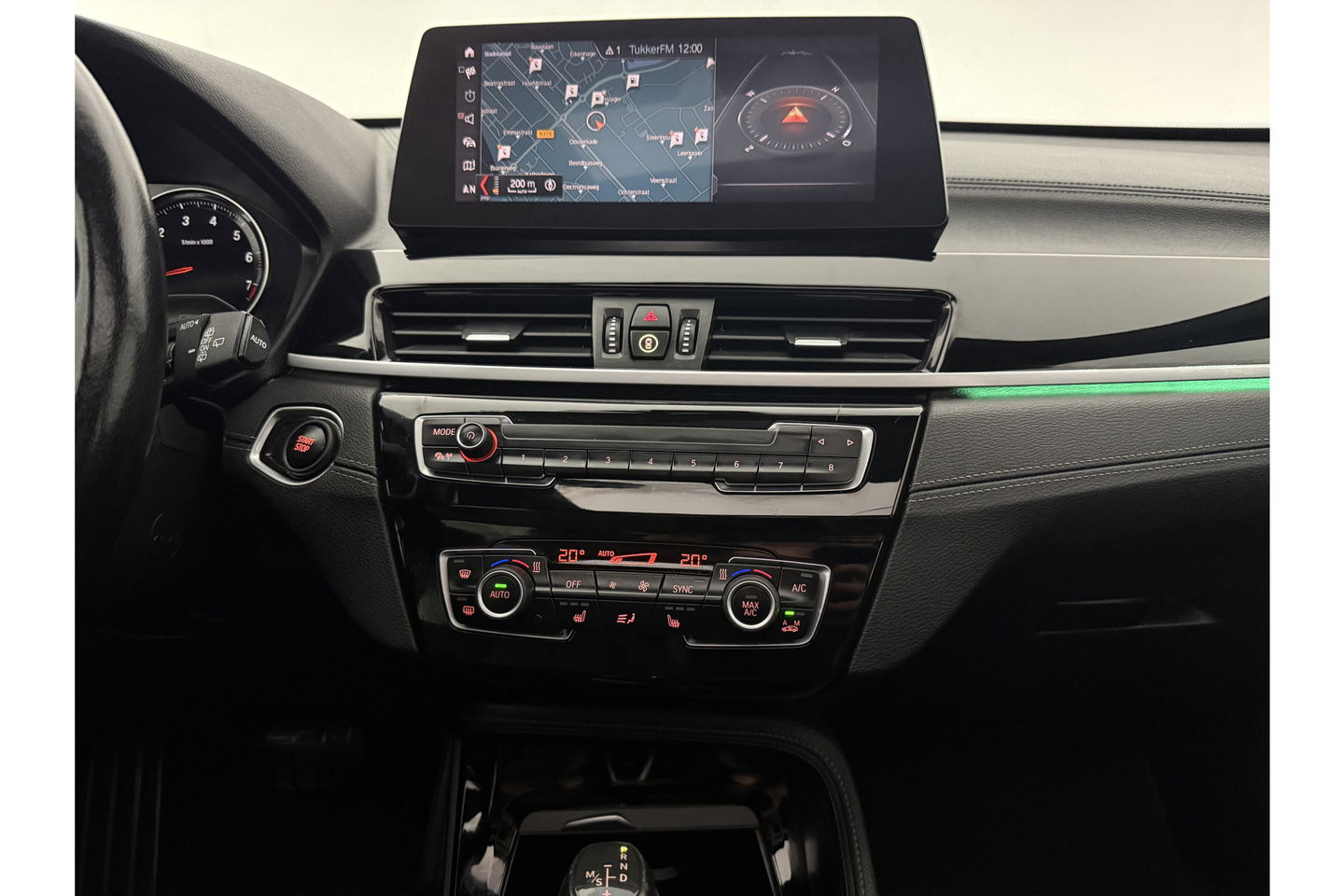 BMW X1 xDrive25e Executive Pano LED Sfeer Virtual Head-Up Clima Cruise Navi PDC 18''LMV