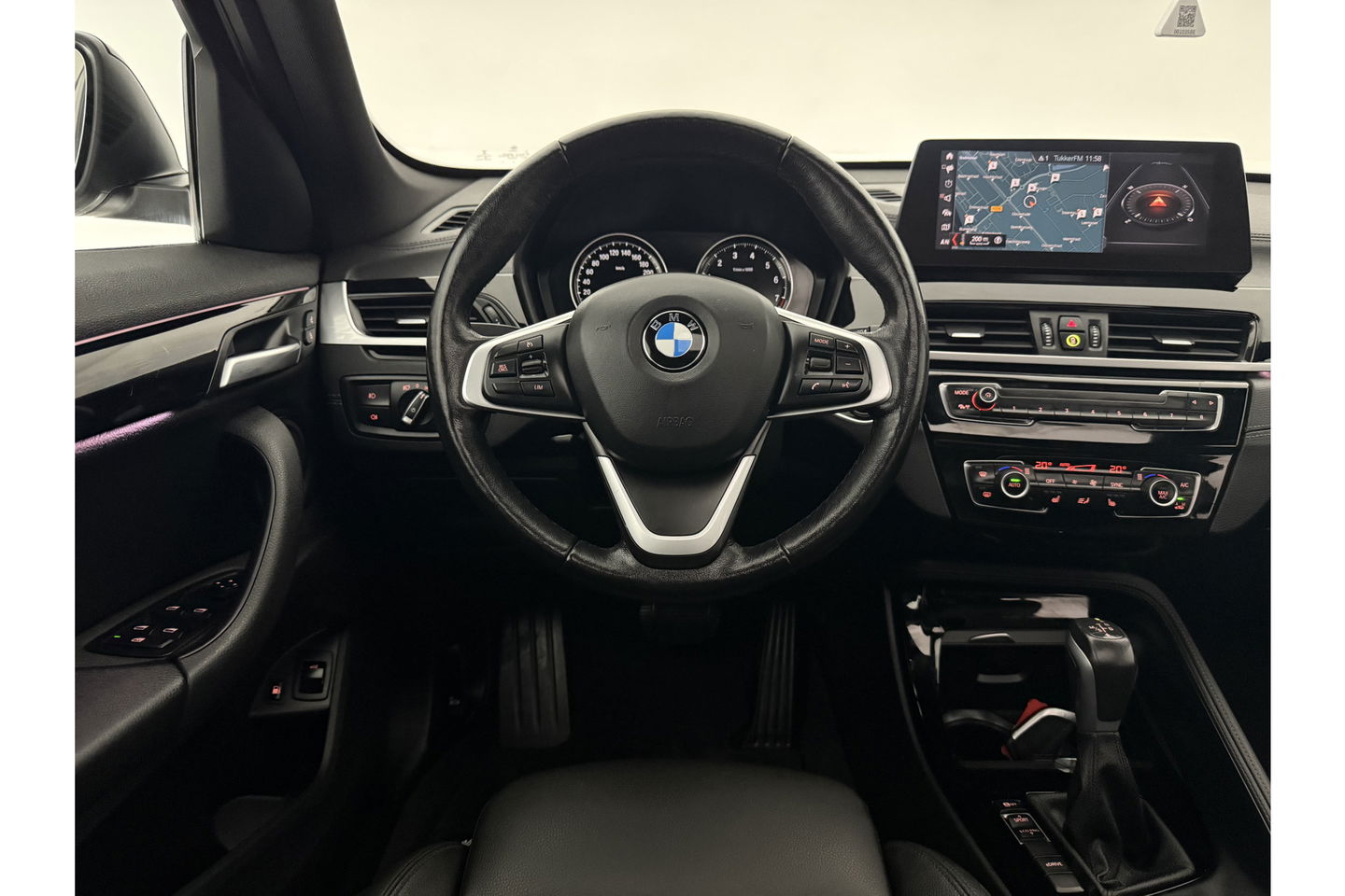 BMW X1 xDrive25e Executive Pano LED Sfeer Virtual Head-Up Clima Cruise Navi PDC 18''LMV