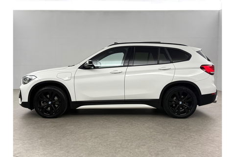 BMW X1 xDrive25e Executive Pano LED Sfeer Virtual Head-Up Clima Cruise Navi PDC 18''LMV