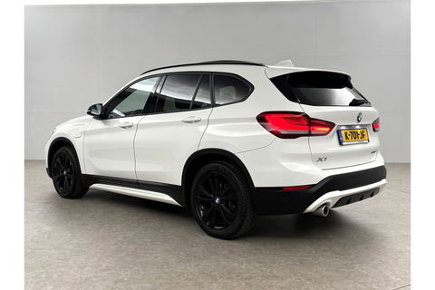BMW X1 xDrive25e Executive Pano LED Sfeer Virtual Head-Up Clima Cruise Navi PDC 18''LMV