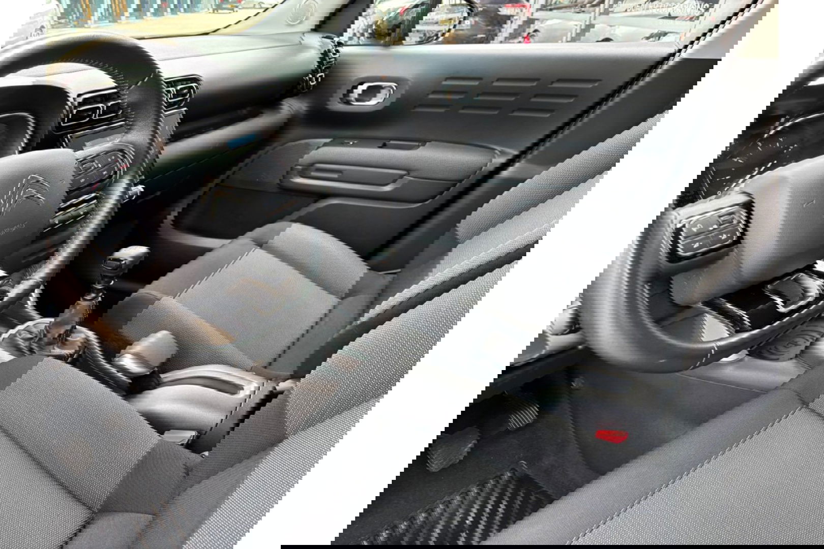 Citroën C3 Aircross 1.2 PT S&S SHINE CARPLAY AIRCO/ECC NAVI PDC