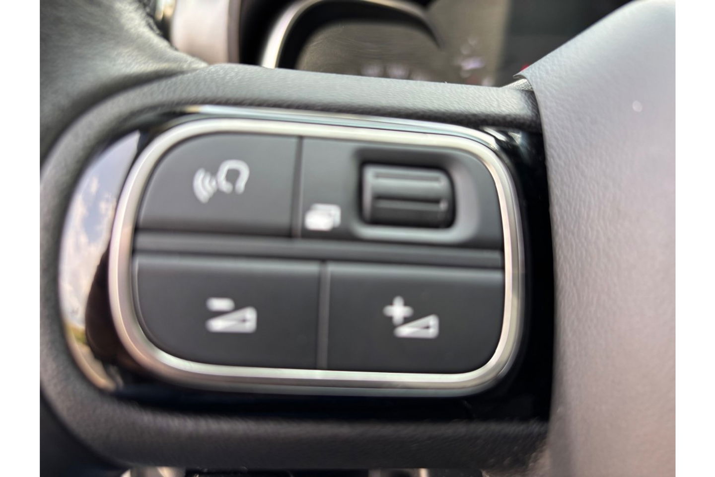 Citroën C3 Aircross 1.2 PT S&S SHINE CARPLAY AIRCO/ECC NAVI PDC